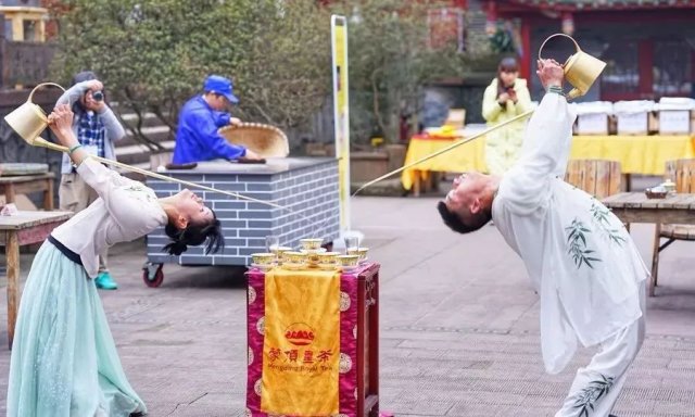 抢四大景区门票礼包！赏彩林、泡温泉、拍雪山