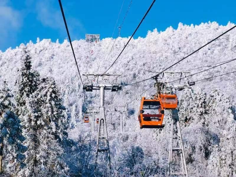 成都西岭雪山第23届南国国际冰雪节本周末开幕