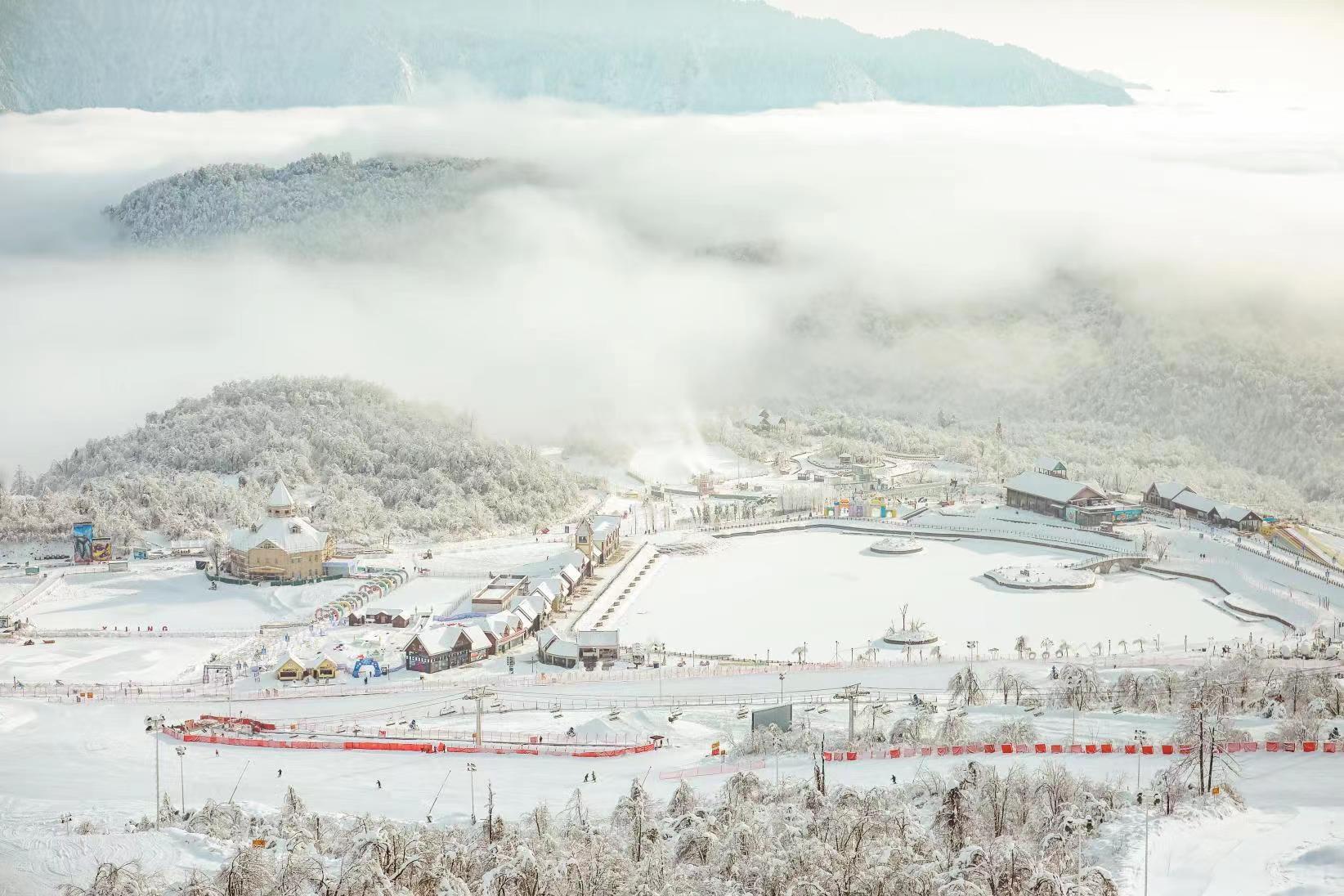 成都西岭雪山第23届南国国际冰雪节本周末开幕