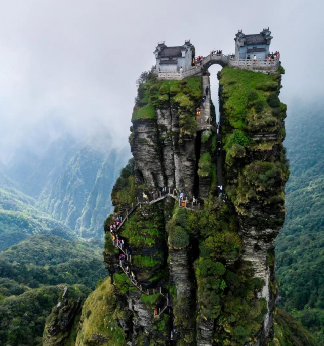 贵州旅游必去的景点 贵州旅游十大景点排名