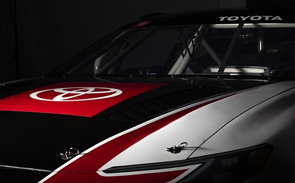 丰田凯美瑞NASCAR赛车官图发布，明年2月炫酷亮相，速度与激情即将上演