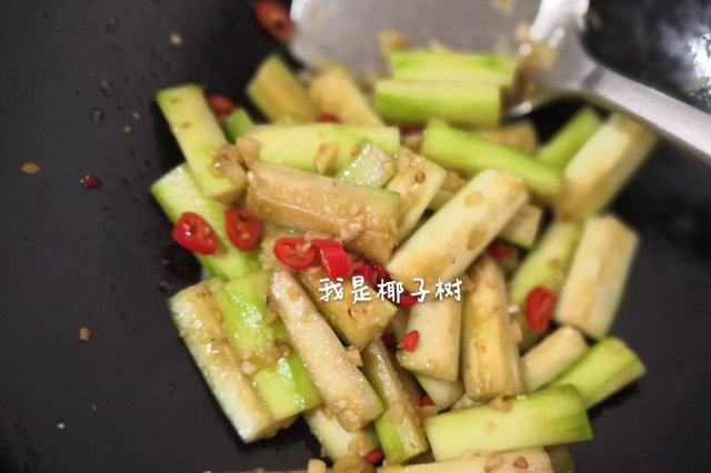 好吃又简单的丝瓜做法窍门(介绍一下丝瓜的做法)