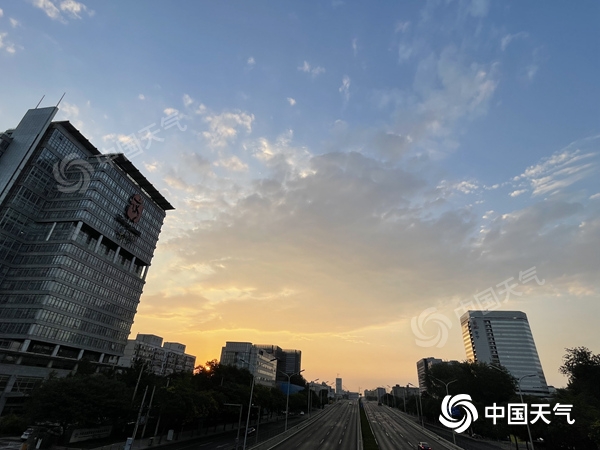 北京天气转阴，部分地区有雷阵雨