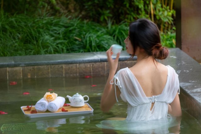 宁波东钱湖山水君澜度假酒店 田隐山景房1晚套餐