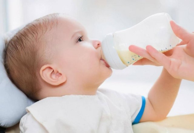 新生儿奶粉怎么选「新生儿应该买什么奶粉」