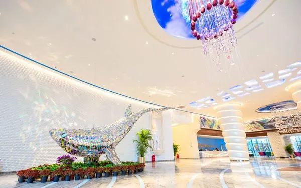 上海海昌海洋公园度假酒店 随机主题高级大床房1晚套餐