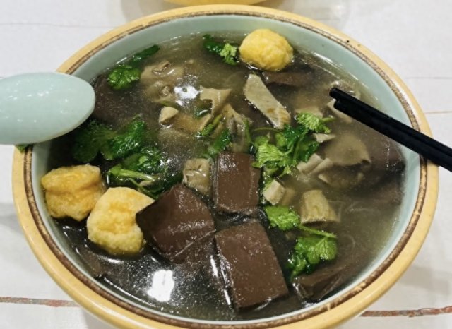 南京最好吃的鸭血粉丝汤是哪一家，南京有名的鸭血粉丝汤店