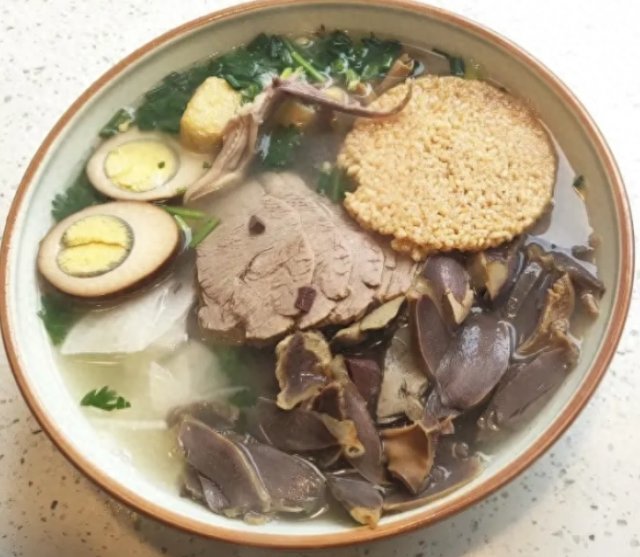 南京最好吃的鸭血粉丝汤是哪一家，南京有名的鸭血粉丝汤店