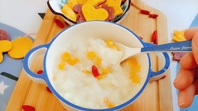 十个月的宝宝吃什么辅食好(十个月宝宝的辅食应该怎么样做一天几顿)