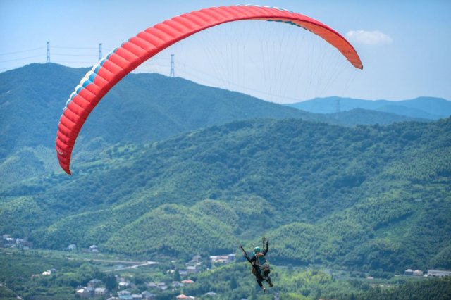 听涧·安吉山川设计民宿 烟渚·轻奢大床房1晚套餐