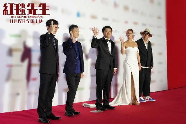 《红毯先生》闪耀东京电影节，宁浩国际视野尽显优雅喜剧魅力