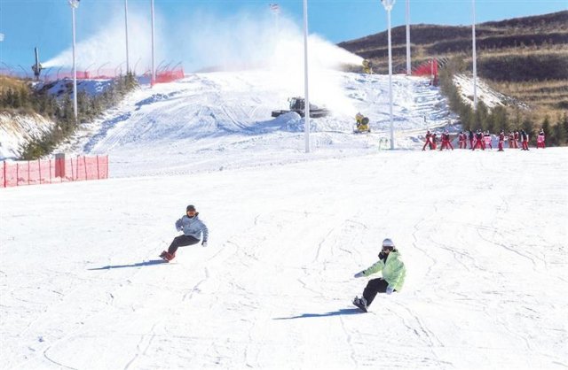 冰雪狂欢，向西一步滑雪文化旅游盛宴，激情启航