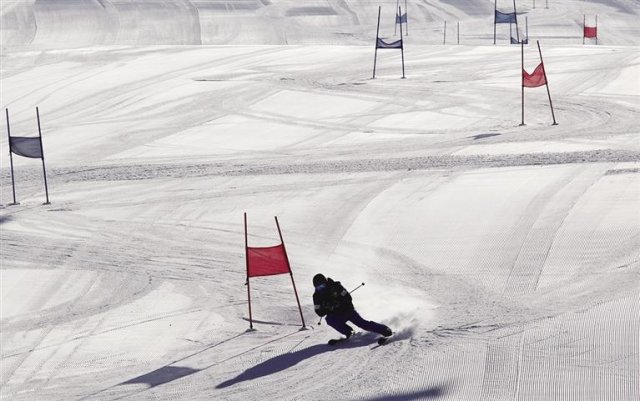 冰雪狂欢，向西一步滑雪文化旅游盛宴，激情启航