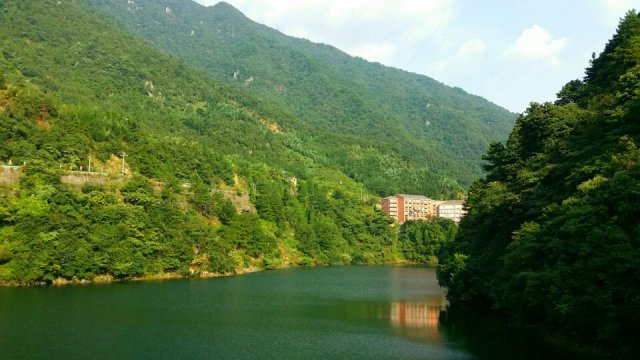 杭州到天目山景区怎么坐车「浙江杭州西天目山禅源寺景点介绍」