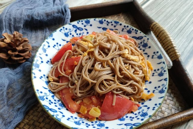 荞麦面条减肥吗(荞麦挂面适合减脂吗)