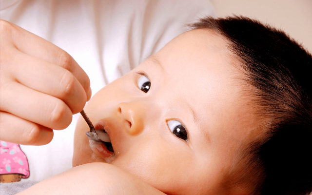 婴儿出鼻血的正确处理方法「婴儿流鼻血最佳处理方法」