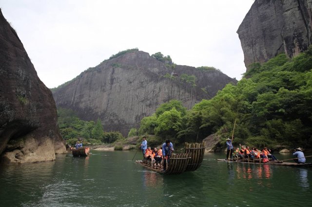 厦门武夷山旅游？厦门去武夷山动车坐到哪里