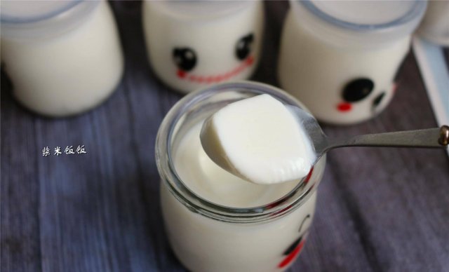 喝稠酸奶晚上能减肥吗 喝稠酸奶晚上能减肥吗会胖吗