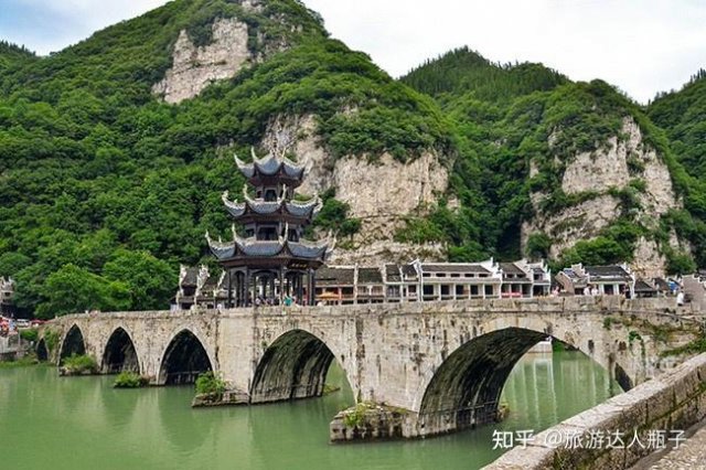 贵州附近旅游景点(贵阳周边旅游十大景点)