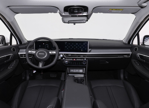 全新现代索纳塔预售启动，三月上市，15万元起，引领新一代驾驶体验