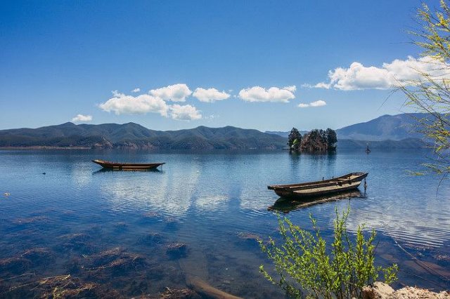 泸沽湖自驾游攻略「泸沽湖最佳旅游季节+交通攻略」