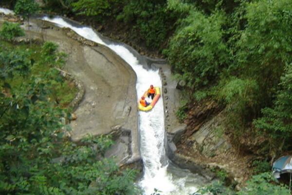 中国十大最美漂流胜地清远古龙峡漂流