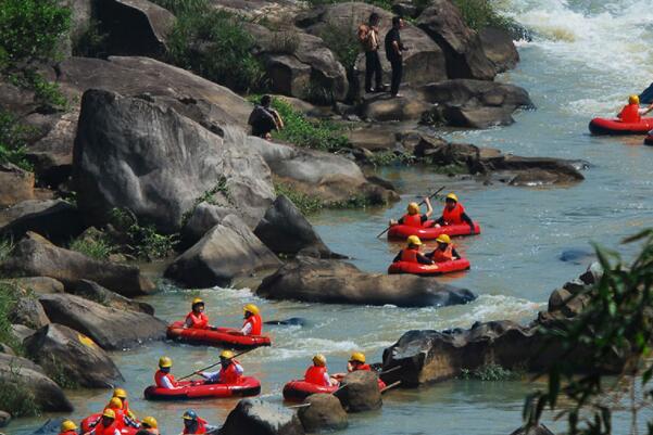 中国十大最美漂流胜地清远古龙峡漂流