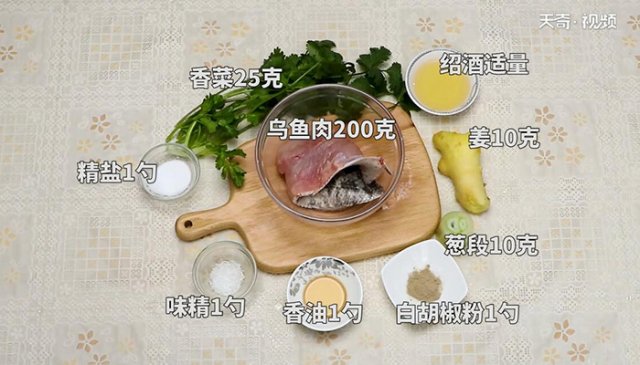 油爆乌鱼花的做法「油爆乌鱼花的制作工艺」