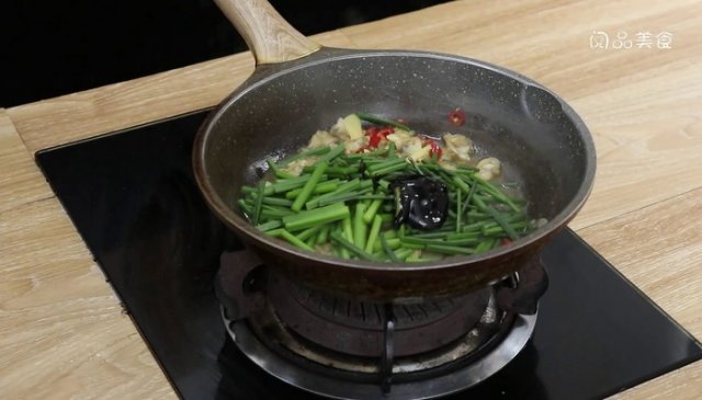 花甲肉炒韭苔的做法大全(花甲肉炒韭苔的做法窍门)