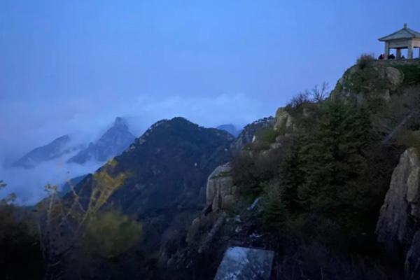 夜爬泰山最佳时间安排(夜爬泰山最佳时间安排下山路线)