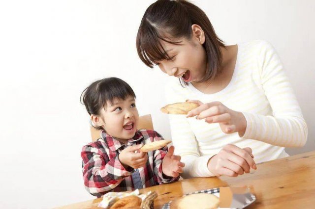 如何轻松应对宝宝外出就餐问题「宝宝外出怎么做辅食」