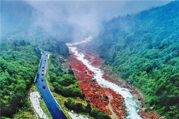 成都旅游必去的景点有哪些「成都旅游必去的网红景点在哪里」