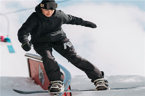 滑雪板单板品牌「滑雪板单板品牌前十名排行榜」