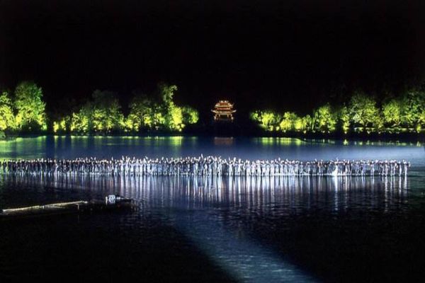 杭州一日游必去的十大景点(杭州一日游必去的十大景点排名)