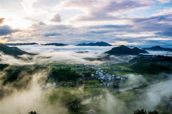 中国十大免费景点临风寨也被誉为中原第一个红石古寨