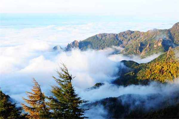 河北十大名山排行榜雾灵山是河北省著名的山峰