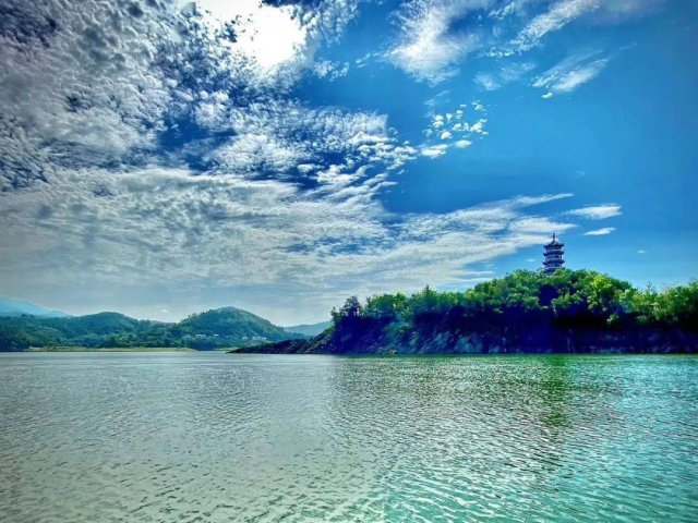 夏天最适合避暑的城市，七八月份哪里凉快适合旅游