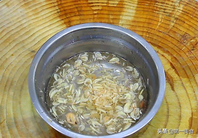 虾米炒茼蒿美食教程分享