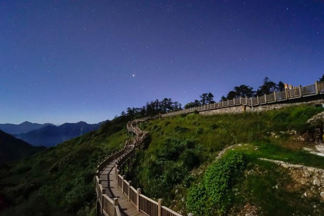 嵩山有多高大概要爬多久，嵩山有多高好爬吗