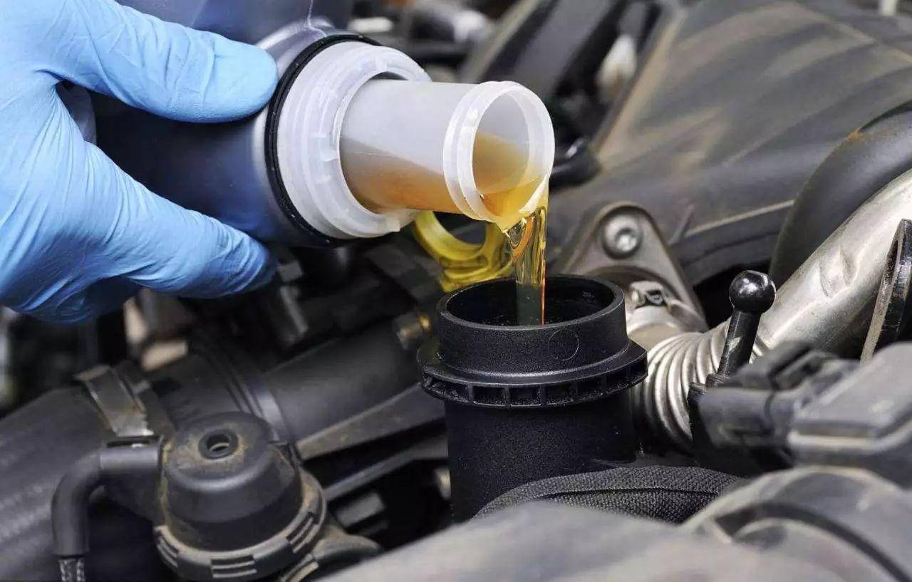 汽车为什么要换机油「汽车为什么要定期更换机油」