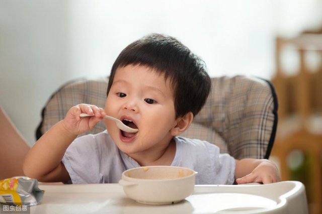 八个月宝宝饮食注意事项，八个半月宝宝辅食怎么吃