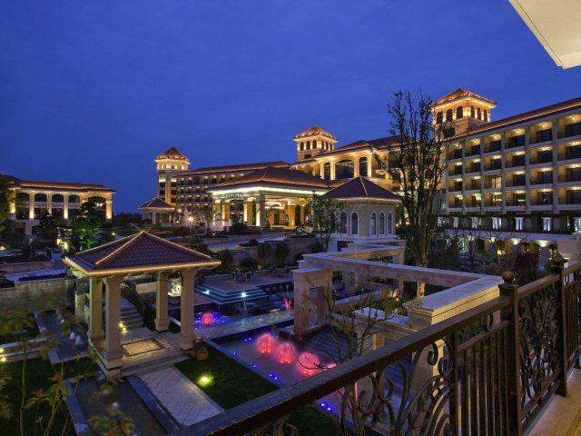 上海东方佘山翰悦阁酒店 高级大床房含双早套餐
