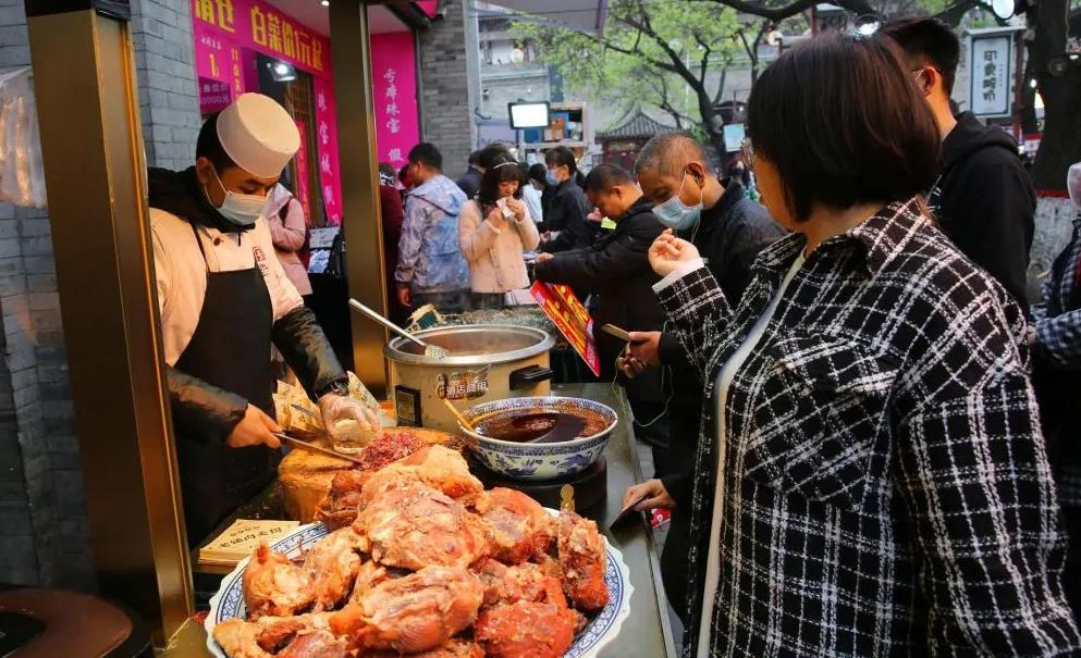 淄博美食街 淄博美食街离八大局多远