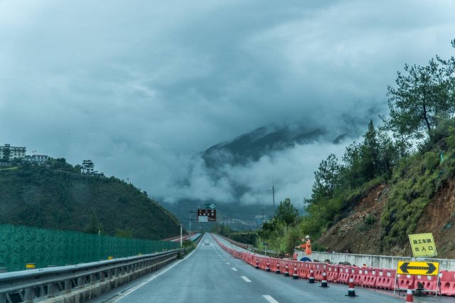 三峡游船之旅：重庆至宜昌，3-4天时间，沿途美景尽收眼底