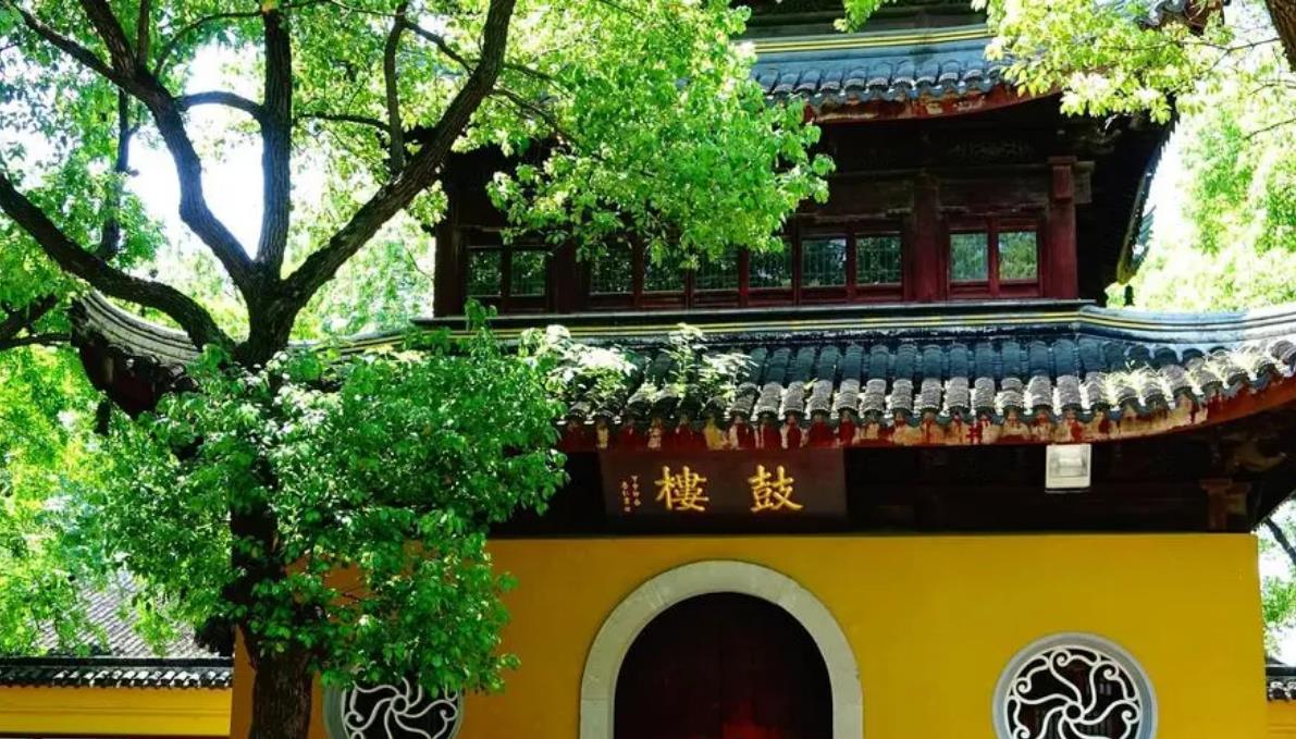 西园寺门票价格因季节而异，40元一张，探索寺庙之美