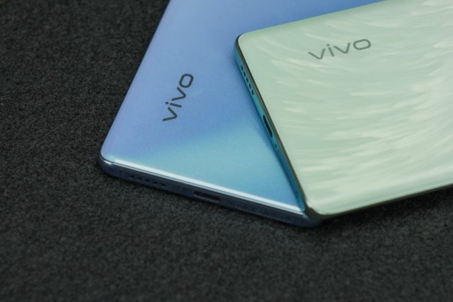 vivo Y100轻薄神颜机正式开售，仅售1399元起，颜值与实力并存