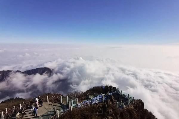 峨眉山金顶酒店住宿价格，四川峨眉山门票多少钱