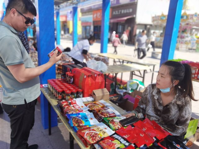 石嘴山附近美食在哪里(石嘴山附近美食在哪里好吃)