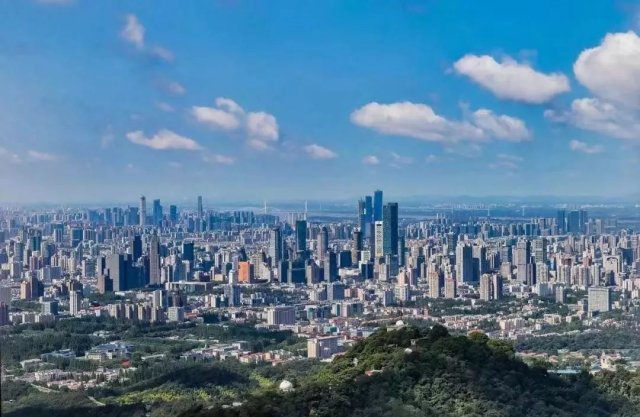 紫金山：江苏南京的巅峰之美，城市之巅的壮丽风景线