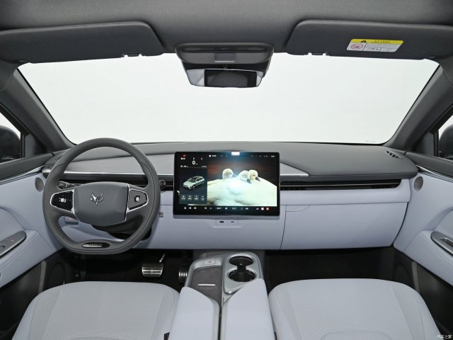 极狐阿尔法T5纯电中型SUV预售，科技与舒适完美融合，引领绿色出行新潮流
